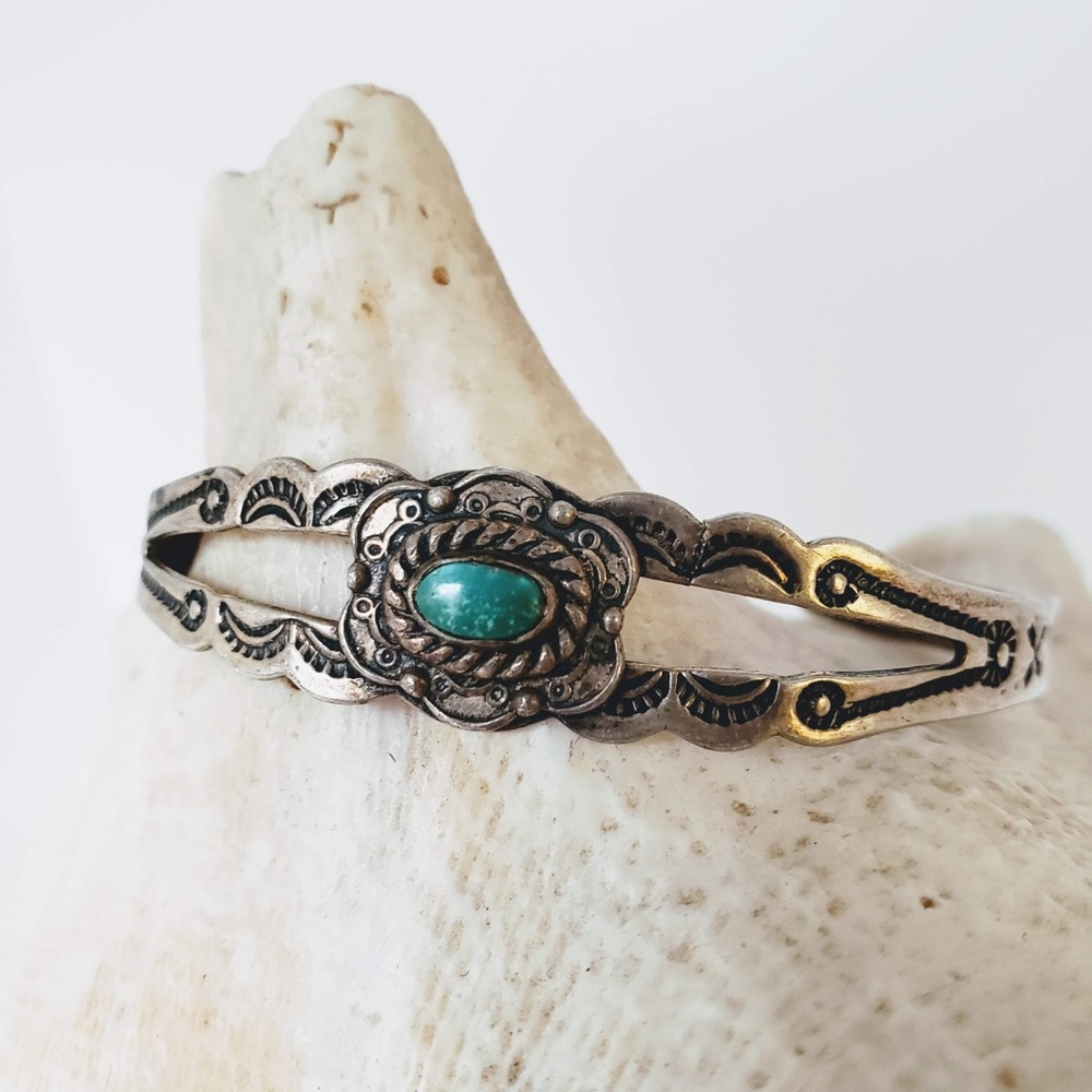 Harvey era bangle